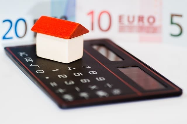 Ein Vergleich macht in jedem Fall Sinn. Und wenn es nur dazu dient, die Hausbank zu einem besseren Angebot zu bewegen.