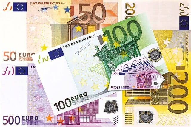 Diverse Geldscheine in EURO mit 500 EURO Bin Laden